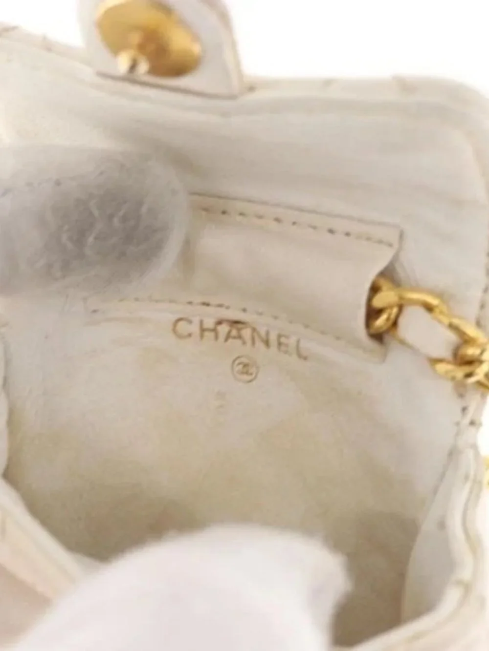 CHANEL Matelasse Key Holder Lamb Skin White Gold CC Auth bs33121